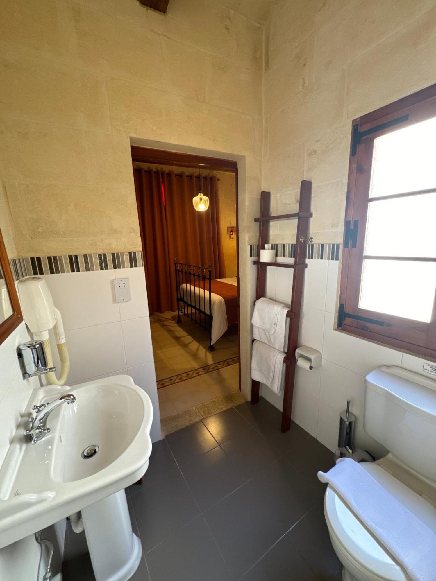 Maria'S B&B Ghasri  Luaran gambar