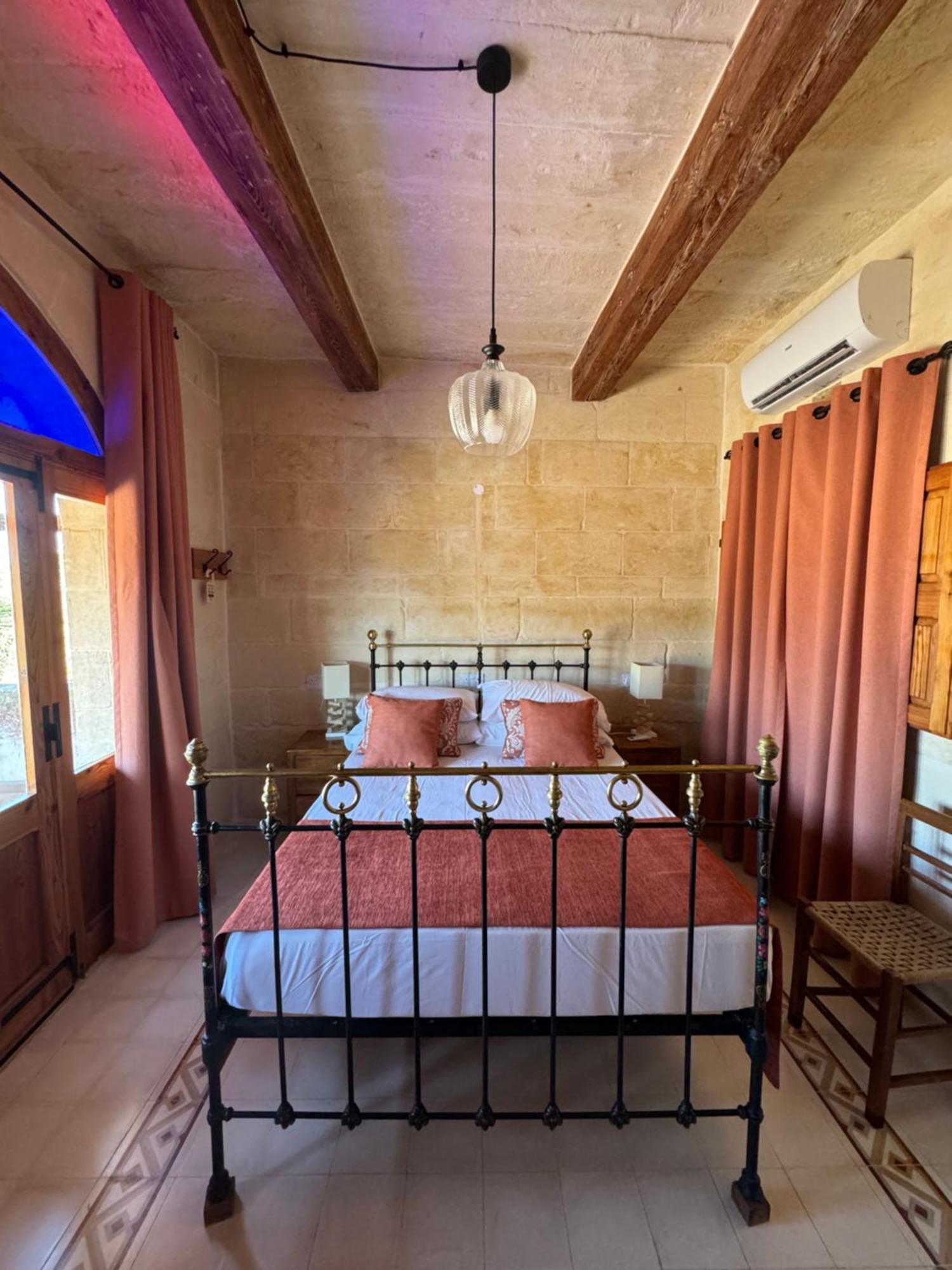 Maria'S B&B Ghasri  Luaran gambar